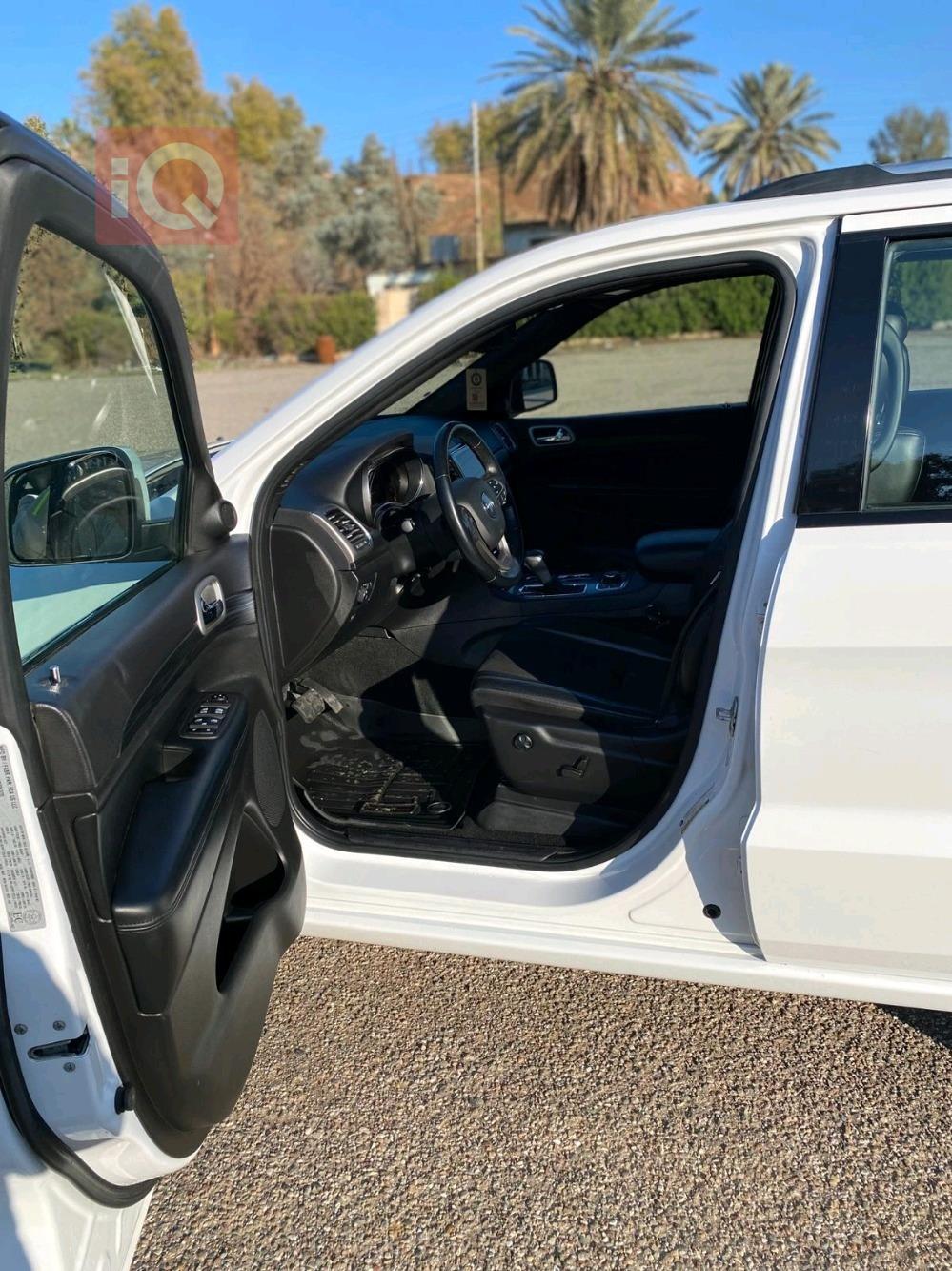 جيب جراند شيروكي